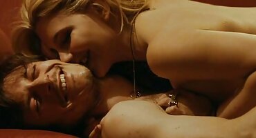 sex chà hột le Đen làm sạch phụ nữ làm cho pim xes tình dục ăn mặc cho tiền.